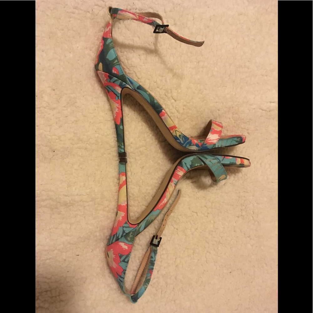 Call it spring floral heels - Picture 4 of 6